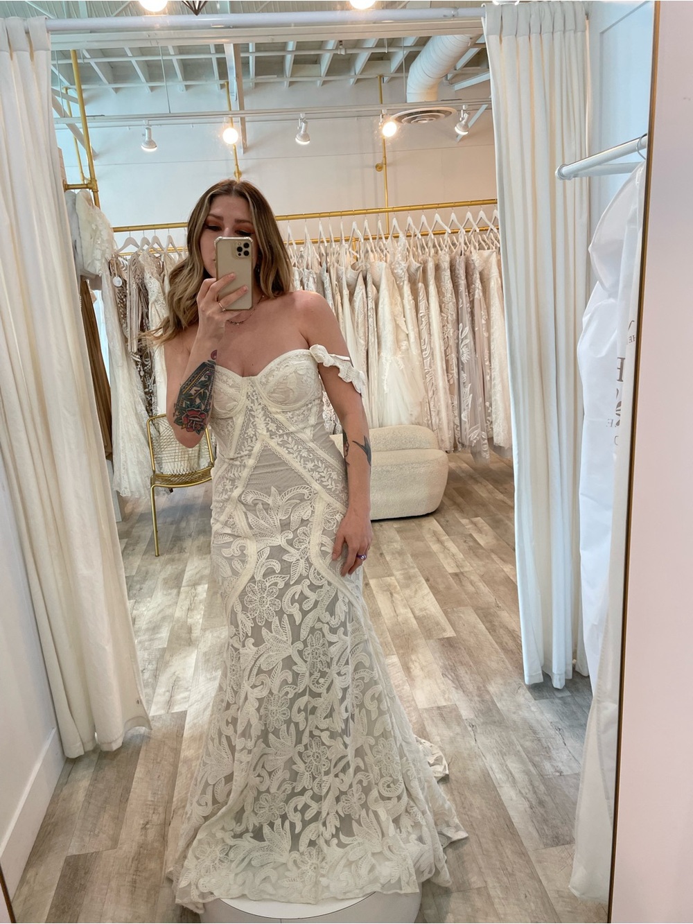 Rue de Seine Poppy Stardust wedding dress - Picture 3 of 5